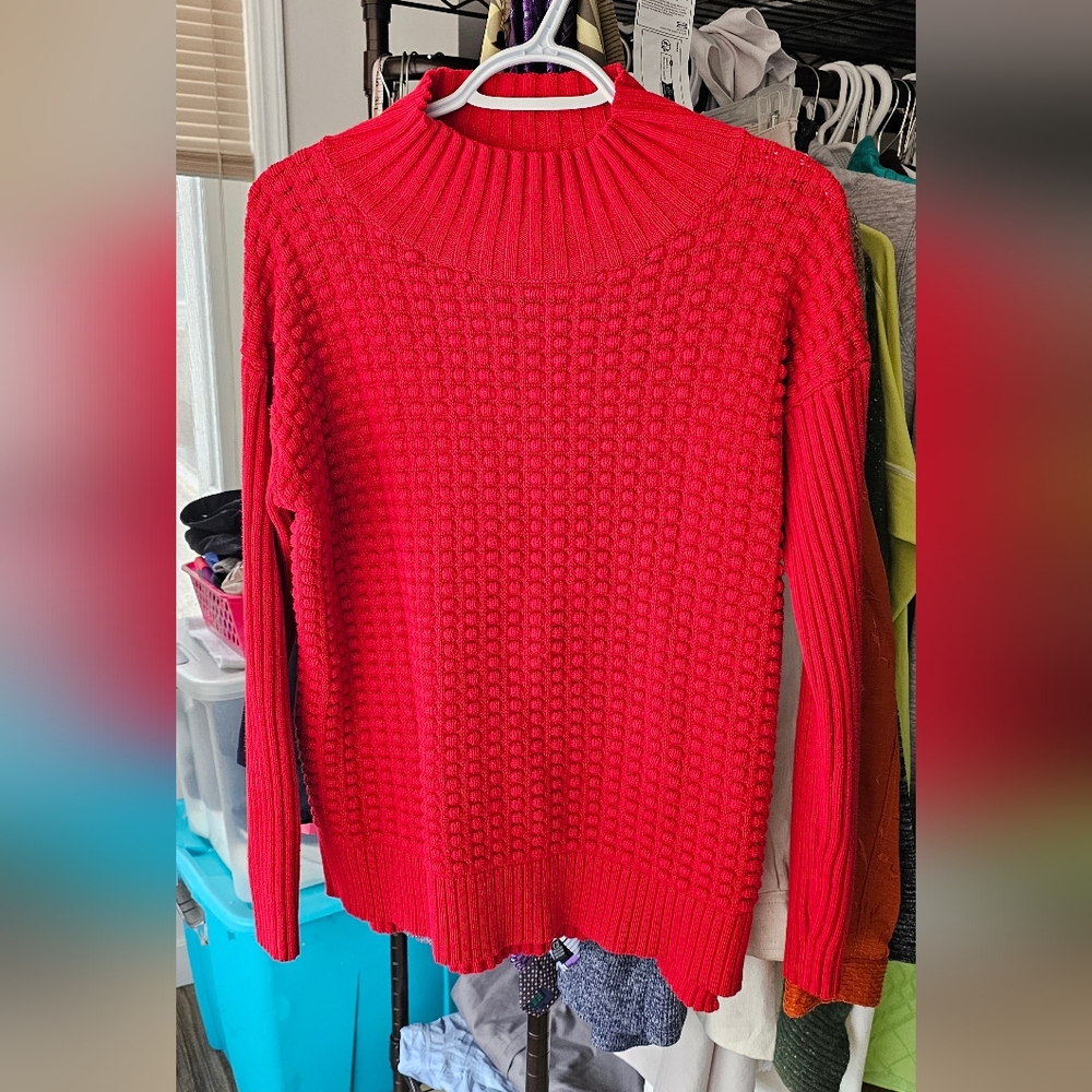Vince Camuto Oversized Red Crew Neck Sweater with Chunky Knit